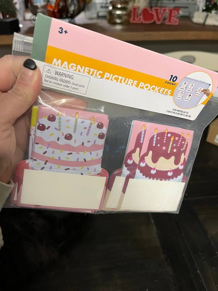 Magnetic Picture Pocket