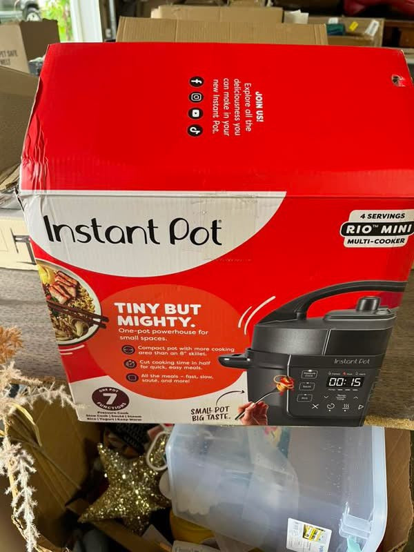 Instant Pot 4qt Rio Mini Electric Pressure Cooker