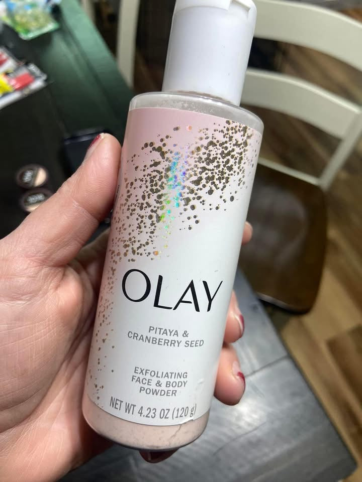 Olay Exfoliating Face & Body Powder