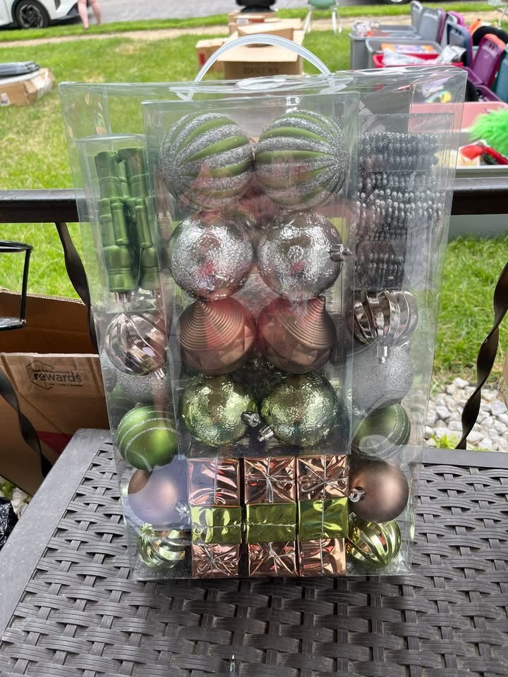 108 Pcs Christmas Ball Ornaments Set