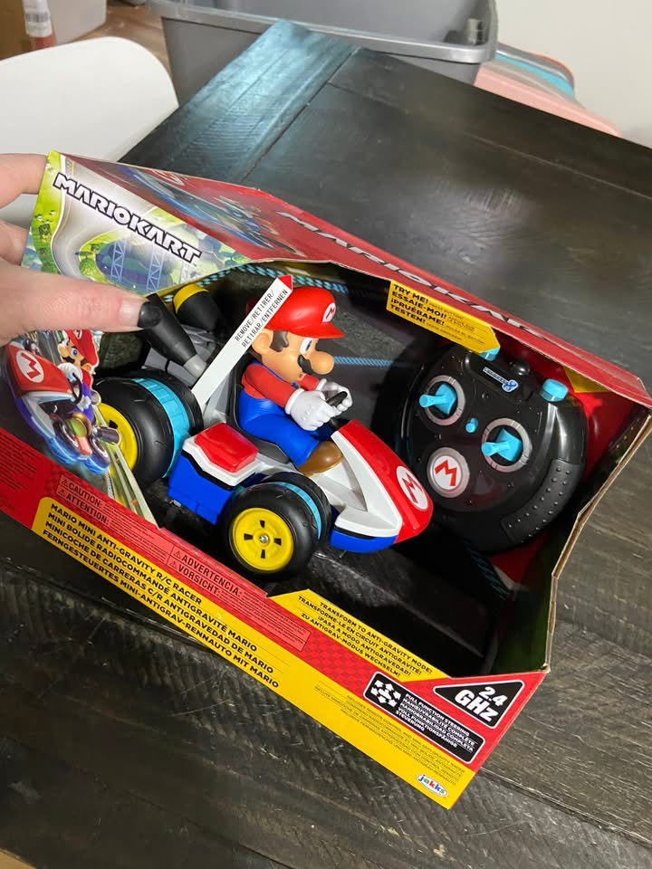 Mario Kart Mini Anti-Gravity R/C Racer