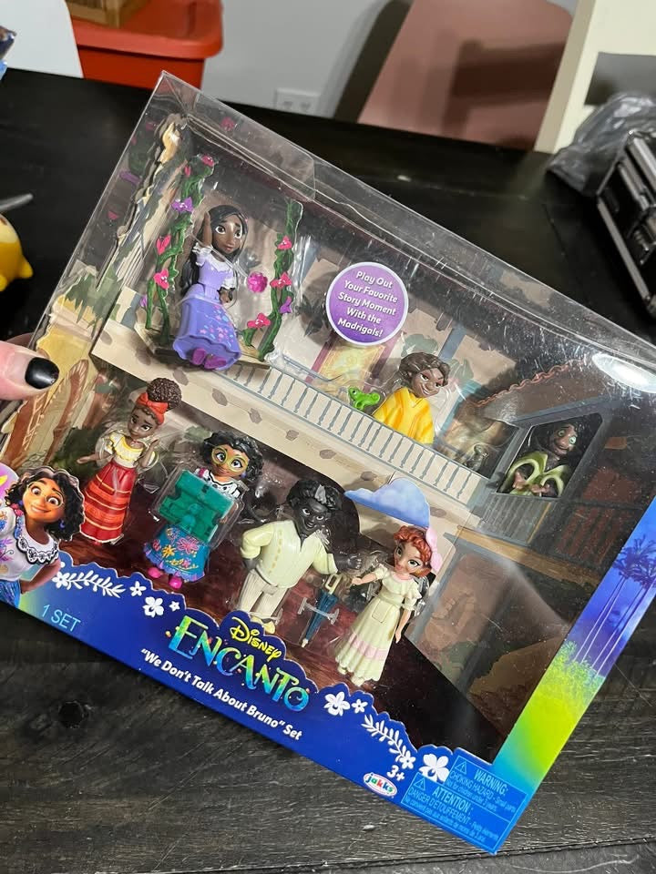 Disney Encanto “We Don’t Talk About Bruno” Set