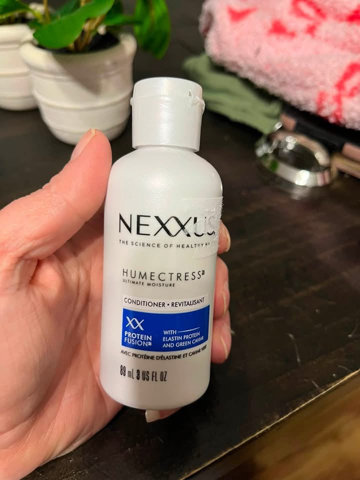 Nexxus Humectress Ultimate Moisture Conditioner - 3 oz