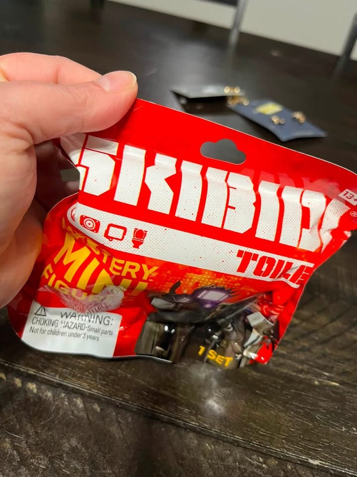 Skibidi Toilet Series 2 Mystery Mini Figure blind bag